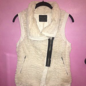Medium White Faux Fur Vest